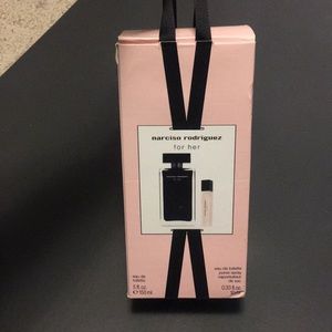 Narciso Rodriguez for her perfume. Brand NEW!
